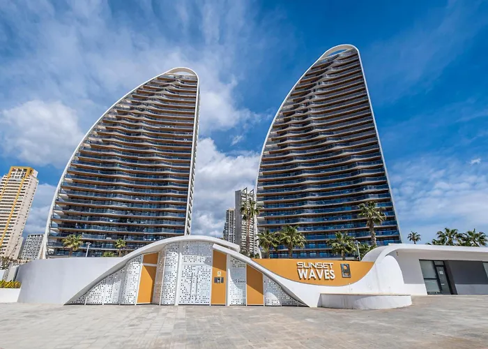 Sunset Waves 18-35 Poniente