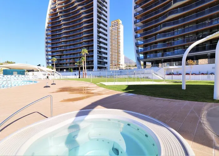 Sunset Waves 18-35 Poniente Бенидорм